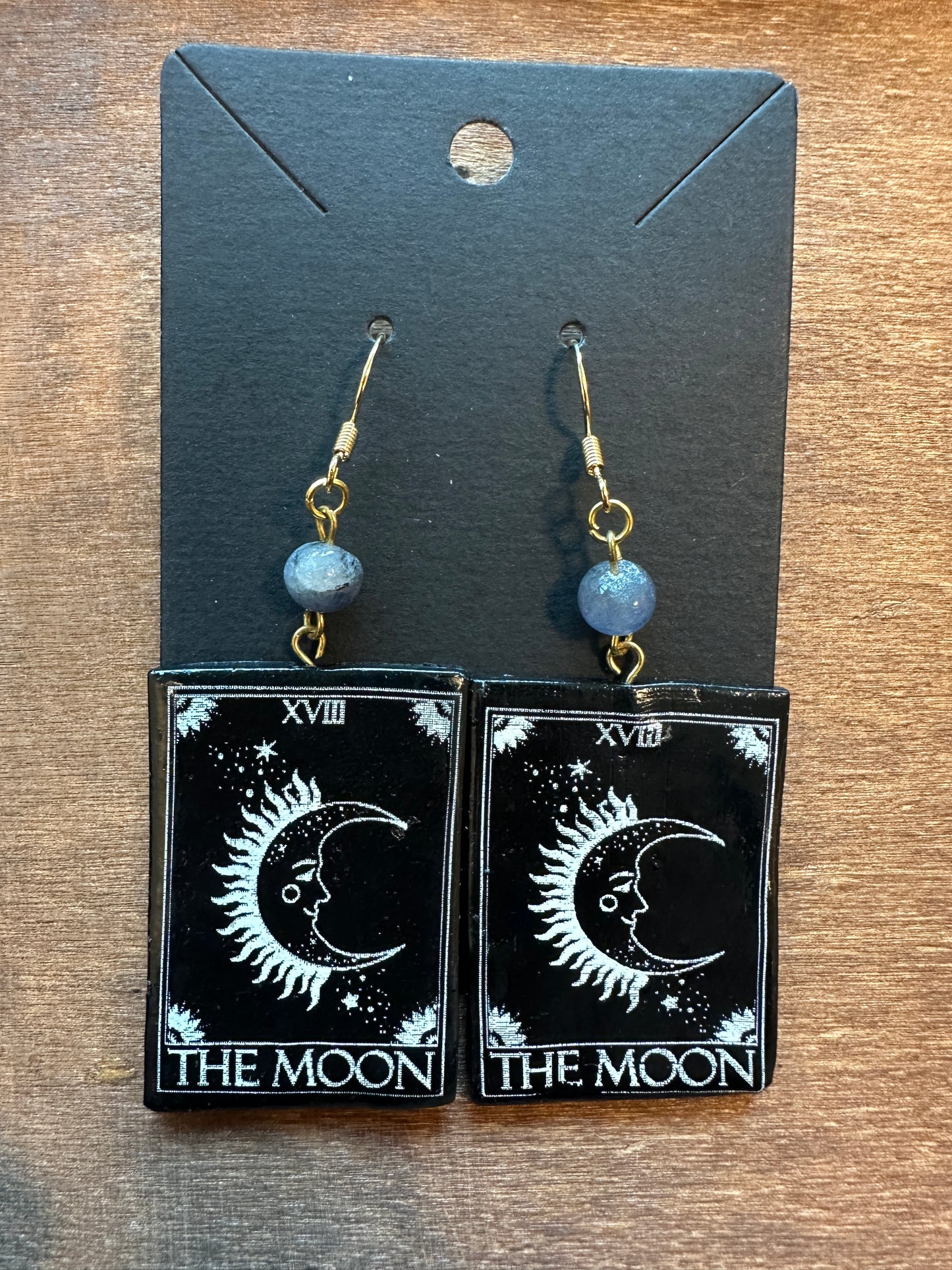Tarot: The Moon (iolite beads)